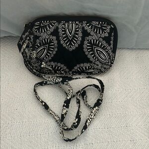 Vera Bradley All In One Crossbody Blanco Bouquet Black White